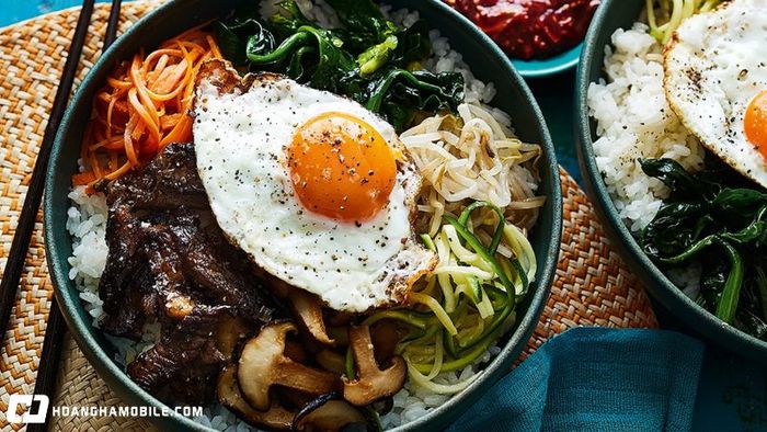 mixed-rice-la-gi-huong-dan-cach-lam-mon-com-noi-tieng-xu-so-kim-chi-2