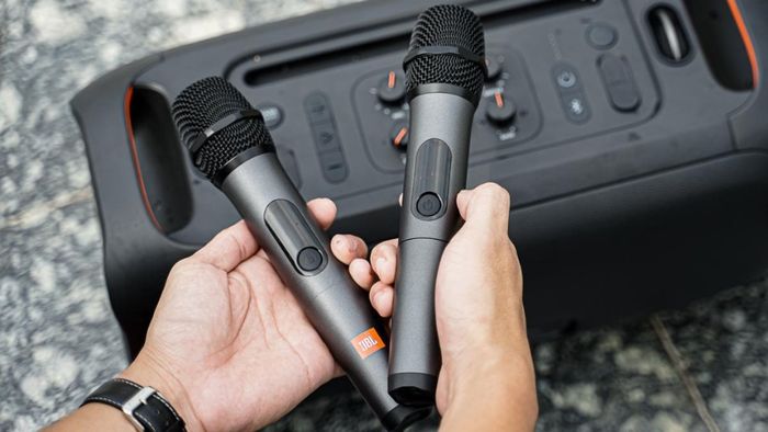 micro-khong-day-karaoke-tot-nhat-hien-nay-2