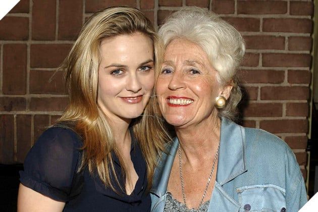 Bức ảnh về nữ diễn viên Alicia Silverstone và người mẹ thân yêu của cô.