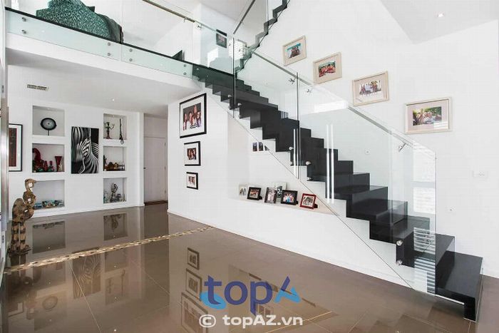 Thiết kế cầu thang phải phù hợp với cấu trúc tổng thể của ngôi nhà.