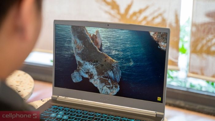 Tản nhiệt của laptop MSI Gaming Thin 15 B13VE-2824VN