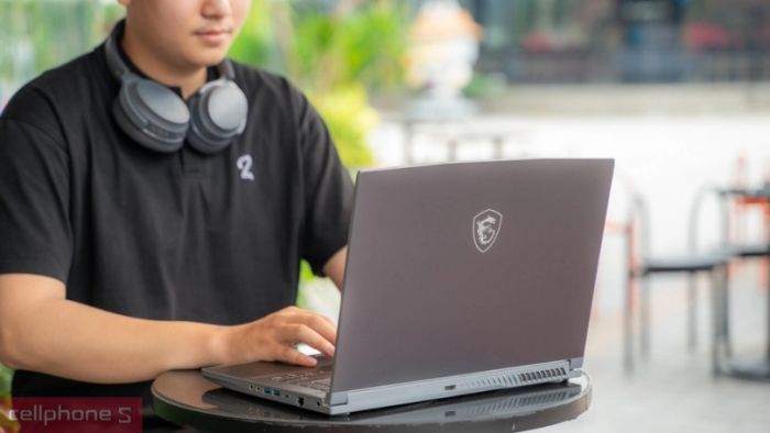 Thiết kế, màn hình laptop MSI Gaming Thin 15 B13VE-2824VN