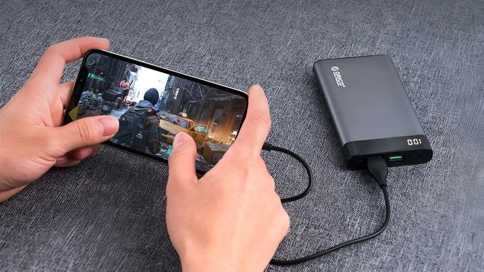 Nguyên nhân iPhone sạc lâu đầy pin khi vừa sạc vừa sử dụng điện thoại