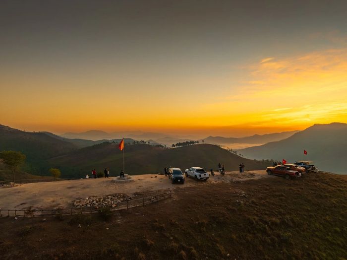 Khám phá đỉnh Phượng Hoàng – điểm đến lý tưởng để hòa mình vào thiên nhiên Quảng Ninh 4