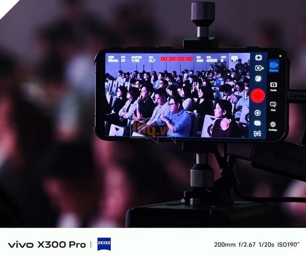 Vivo X300 Series ra mắt tại Việt Nam: Bộ đôi camera ZEISS 200MP thiết lập tiêu chuẩn mới trong nhiếp ảnh di động.