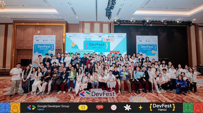 BTC và người tham gia sự kiện GDG DevFest Hanoi 2025