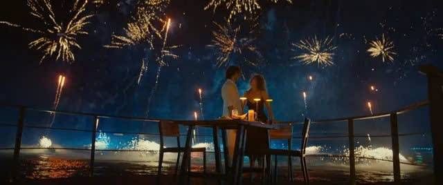 Vạn Dặm Yêu Em gợi lên nhiều suy ngẫm sâu sắc về tình yêu