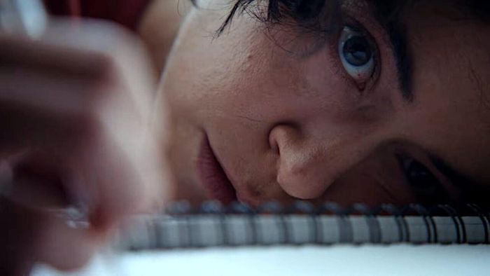 Tatiana Maslany là điểm sáng trong diễn xuất của bộ phim.