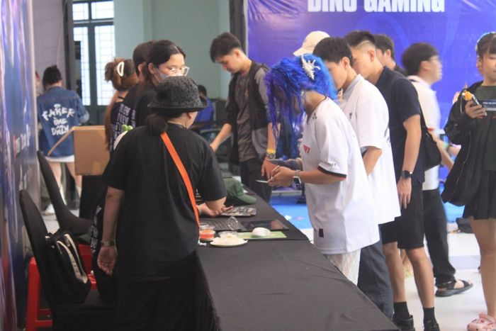 Hàng loạt booth Game được sắp xếp bên ngoài để các bạn có thể tham gia Minigame và nhận quà hấp dẫn.