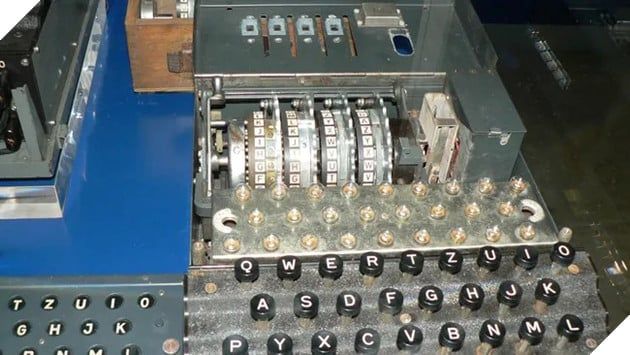 Máy mật mã Enigma bốn rotor thời Thế chiến II được bán đấu giá với giá cao gấp đôi dự đoán