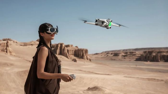 Thông số kỹ thuật xác nhận Antigravity A1 là một mẫu drone có trọng lượng dưới 250g.