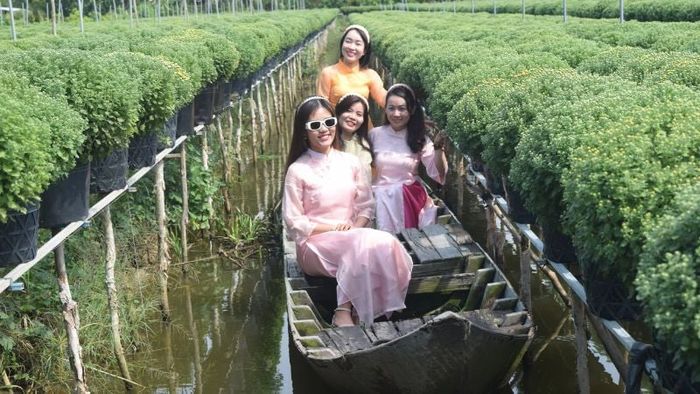 Mô hình du lịch sinh thái nông thôn thu hút đông đảo du khách (Nguồn: Thanh Niên)