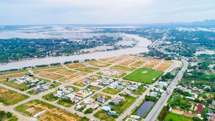 Sự chuyển dịch địa lý tạo ra cơ hội mở rộng quy hoạch, nâng cấp cơ sở hạ tầng và thu hút nguồn vốn đầu tư. 