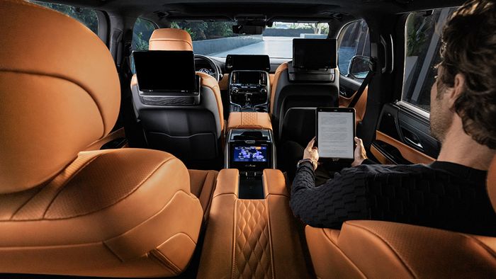 Lexus-LX-500d-Interior-9.jpg