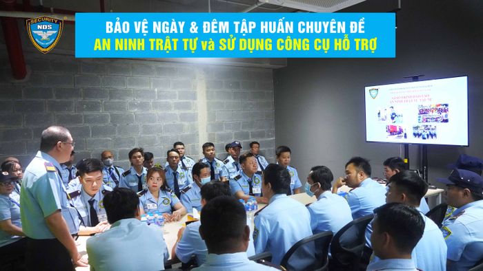 Ảnh đào tạo, huấn luyện cho nhân viên bảo vệ Ngày và Đêm 1