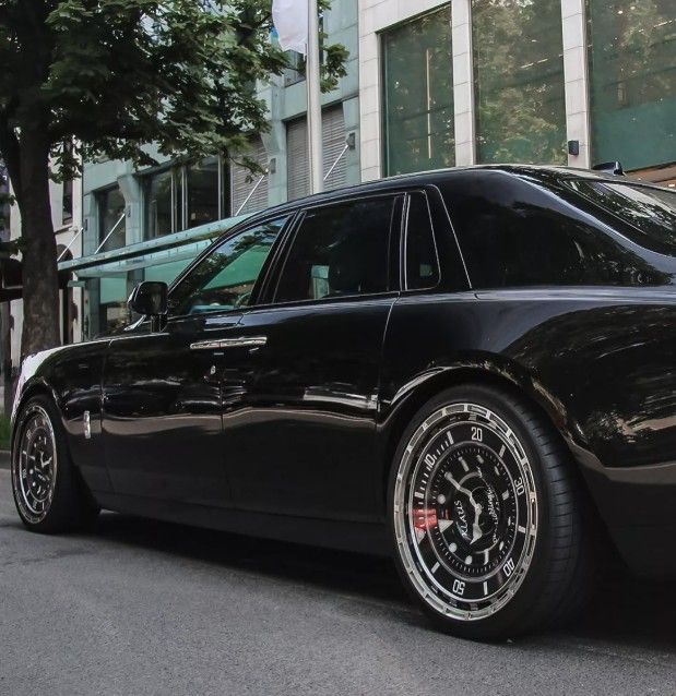 Rolls Royce Phantom.jpg