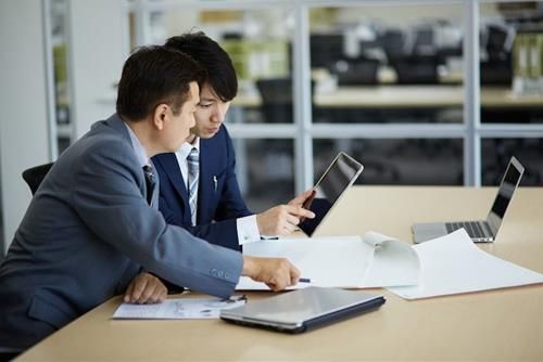 Chòm sao may mắn sự nghiệp cuối tuần này