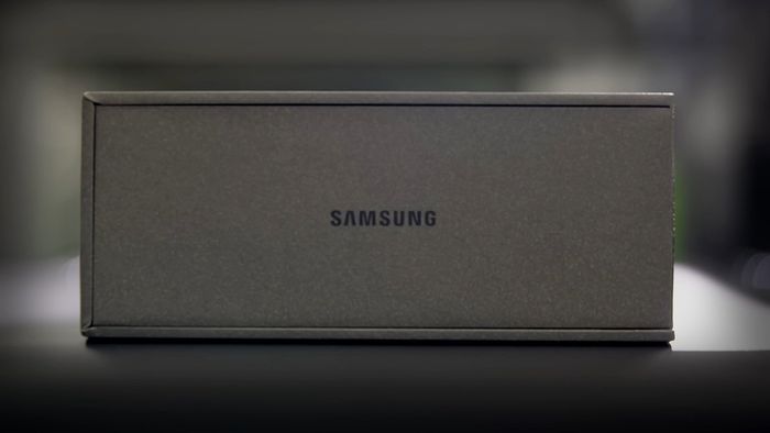Kích thước hộp Galaxy Z TriFold khá đồ sộ