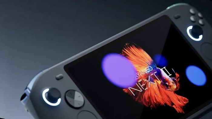 NEXT II trang bị màn hình OLED rộng 9.06 inch, mang đến không gian hiển thị rộng rãi và sắc nét.