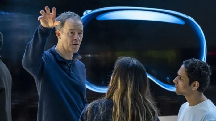 Trước đó, cựu COO Jeff Williams (người đứng bên trái trong bức ảnh) của Apple cũng đã chính thức nghỉ hưu vào tháng 11.
