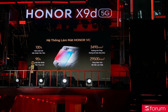 Hệ thống làm mát HONOR VC giúp X9d 5G duy trì hiệu suất ổn định, tránh hiện tượng quá nhiệt khi sử dụng trong thời gian dài.