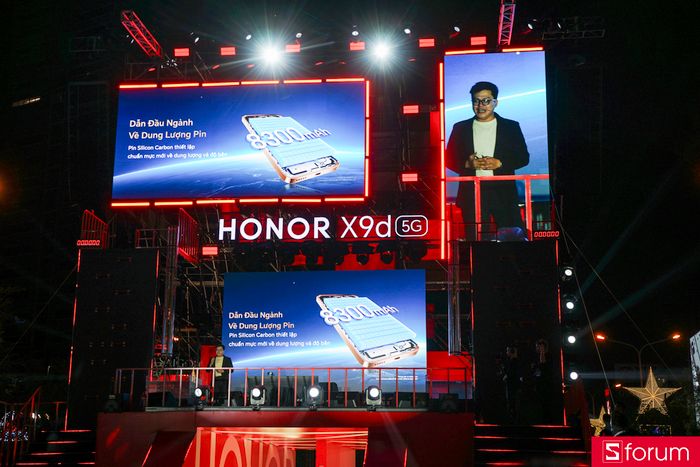 Viên pin với dung lượng 8300mAh trên HONOR X9d giúp máy hoạt động liên tục trong nhiều giờ, đáp ứng nhu cầu sử dụng cao.