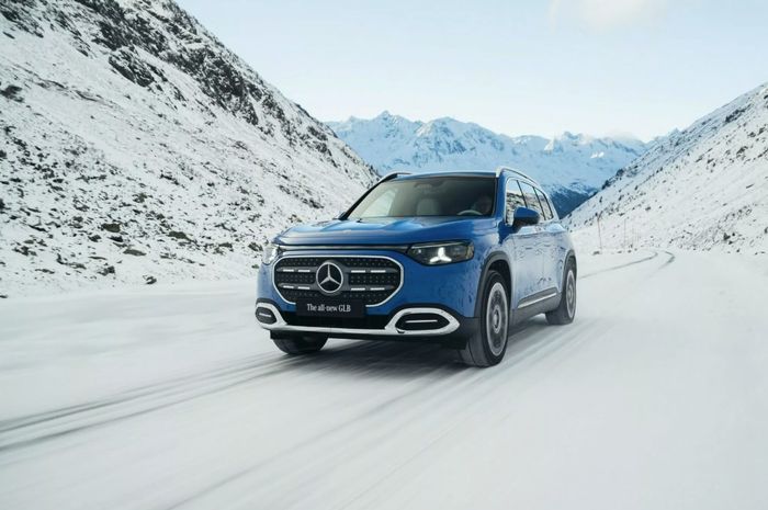 2026-Mercedes-Benz-GLB 8.jpg