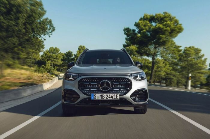 2026-Mercedes-Benz-GLB 3.jpg