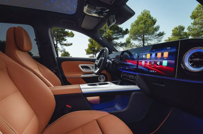 2026-Mercedes-Benz-GLB 11.jpg