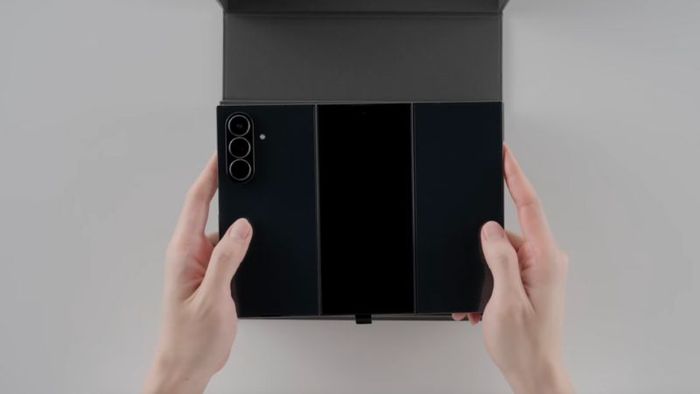 Khám phá Galaxy Z TriFold