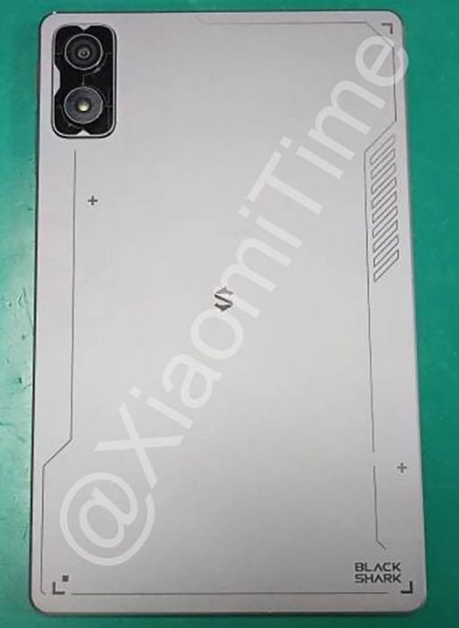 Máy tính bảng Black Shark mang thiết kế mạnh mẽ, đầy ấn tượng