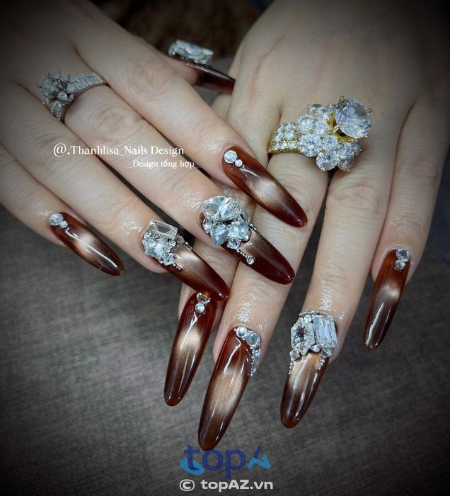 Thanh Lisa Nail – Vòng xoay Cổng 11