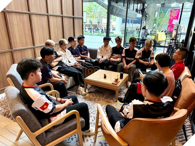2025 PMGC: VIRESA Tăng Cường Tinh Thần Cho Hai Đại Diện PUBG Mobile Việt Nam Trước Vòng Chung Kết
