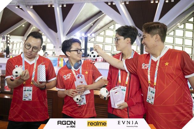 SEA Games 33: Các Tuyển Thủ FC Online Việt Nam Nhận Quà Đặc Biệt Từ Fan