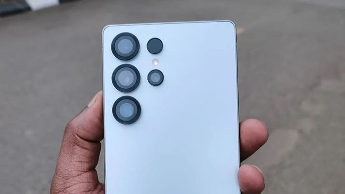 Điểm đột phá lớn nhất của công nghệ này là khả năng tích hợp đèn Flash Xenon vào smartphone.