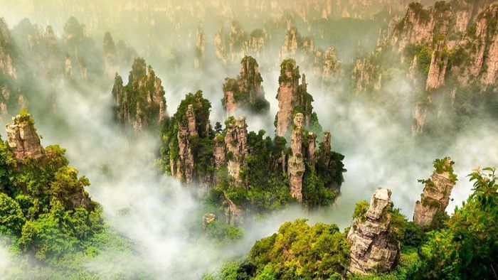 Vũ Lăng Nguyên là một trong những Di sản Thiên Nhiên Thế Giới nổi bật, được UNESCO công nhận vì vẻ đẹp hùng vĩ và sự độc đáo của mình.