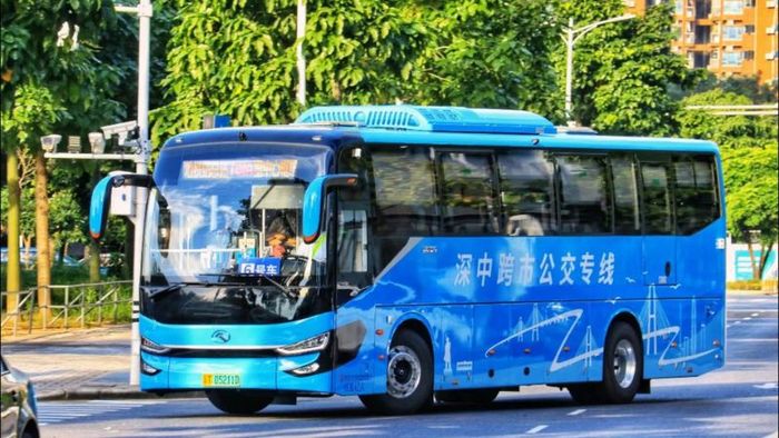 Di chuyển bằng xe bus sân bay đến Vũ Lăng Nguyên là một lựa chọn khá tiện lợi.