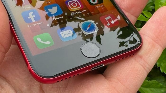 iPhone-SE-15