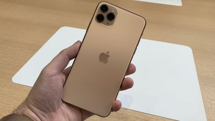 gia-iPhone-11-Pro-Max-14