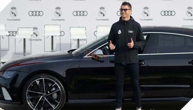 Hình ảnh của cầu thủ bóng đá nổi tiếng Ronaldo.