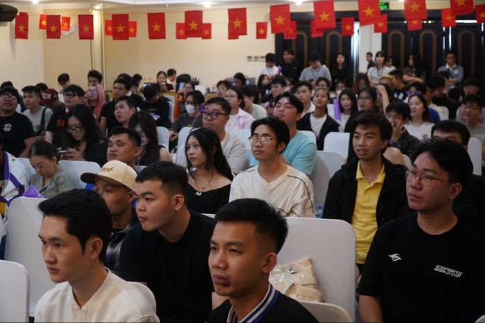 Sự có mặt của đông đảo người hâm mộ tại Watch Party 2025 PMGC đã tạo nên không khí cuồng nhiệt và đầy hào hứng.