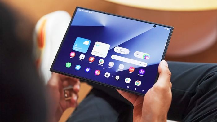 Dự báo nguồn cung Galaxy Z TriFold trong thời gian này sẽ vẫn rất thiếu hụt.