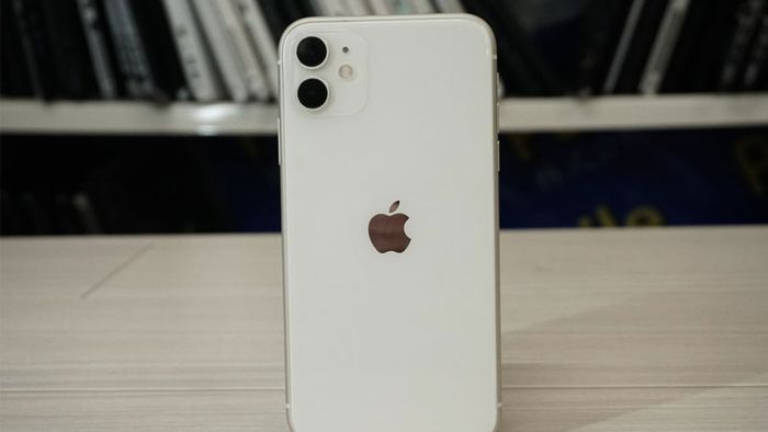 thay-pin-iphone-11-6