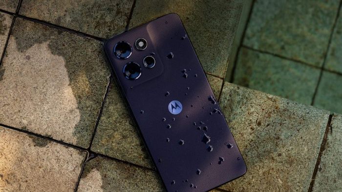 Moto G Power (2026) đạt chuẩn kháng nước bụi IP68 và IP69, đáp ứng yêu cầu khắt khe của tiêu chuẩn quân đội MIL-STD-810H.