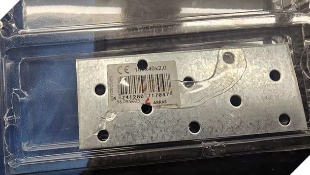 Chiêu trò lừa đảo RAM DDR5 tráo thành DDR2 và gắn tạ kim loại khiến người mua hoang mang lần nữa.