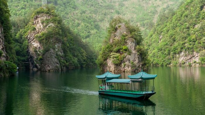 Hồ Bảo Phong là một trong những điểm đến nổi bật tại Trương Gia Giới
