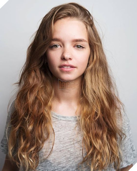 Hình ảnh về nữ diễn viên Olivia-Mai Barrett.