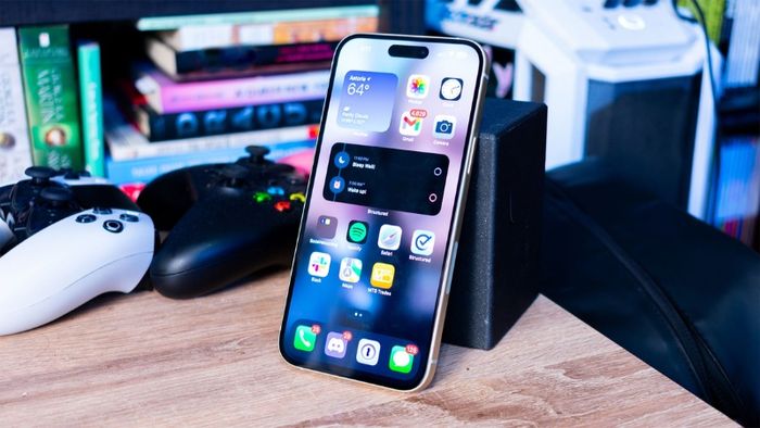 iPhone-15-cu-1