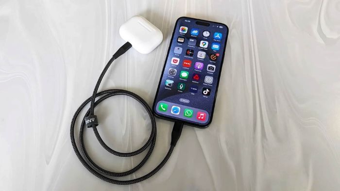 iPhone-15-cu-17