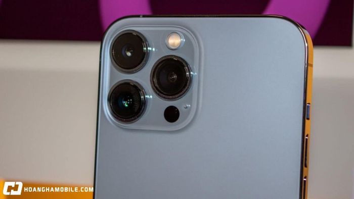 iphone-13-pro-max-cu-gia-tot-pin-trau-nhung-co-noi-lo-loi-man-hinh-2